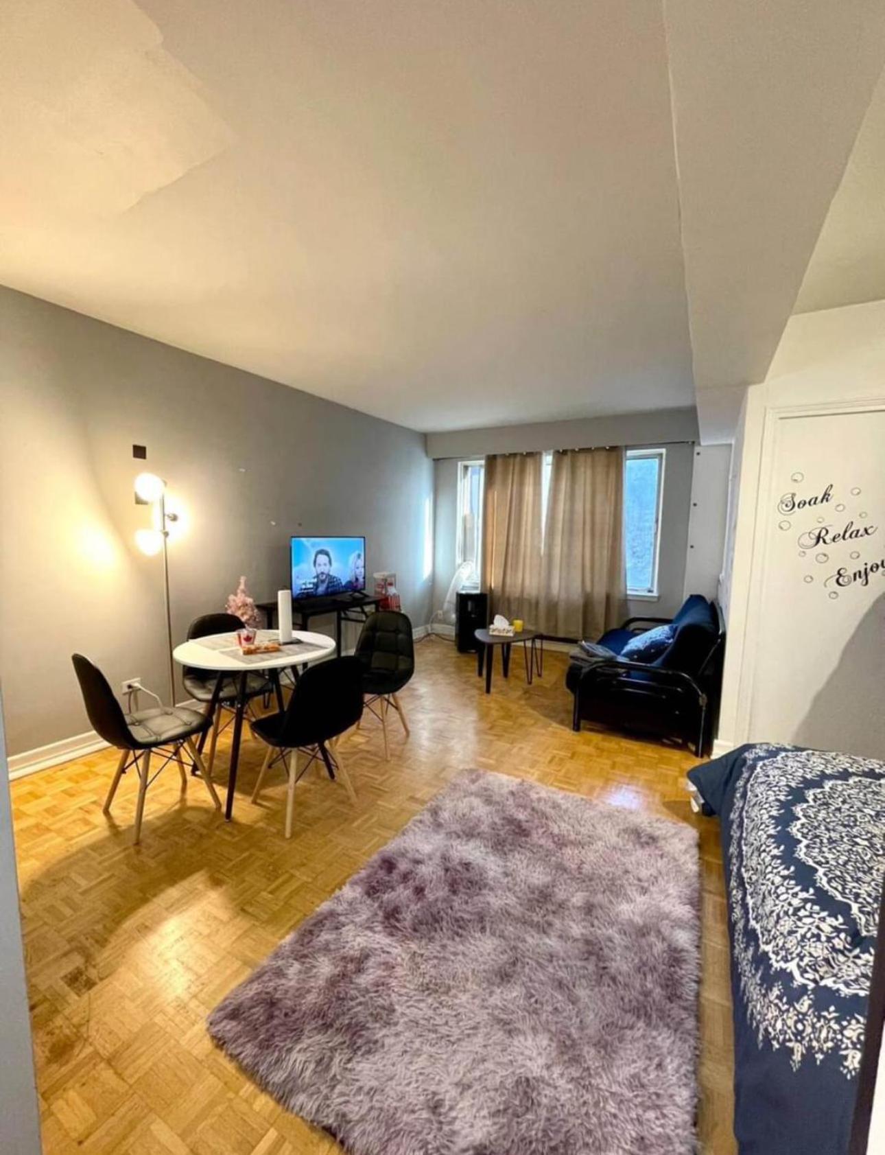 Affordable Cuttie 4 Persons 2 Beds In Downtown Daire Montréal Dış mekan fotoğraf